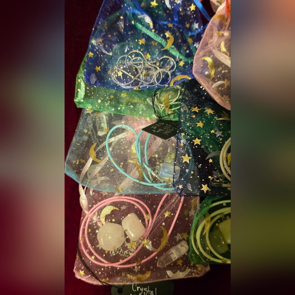 Twelve Starry Organza Gift Bags With Assorted Polished Gemstones And Necklace - Picture 2 of 11